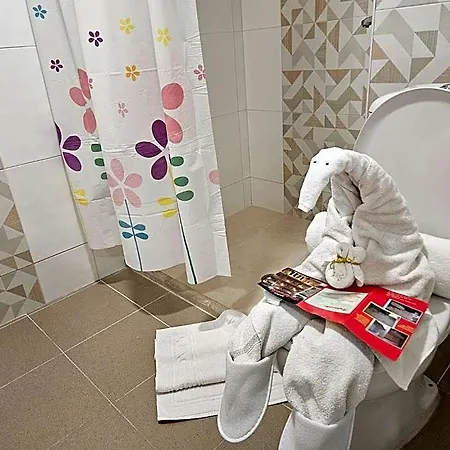 Готель Paralax 2*